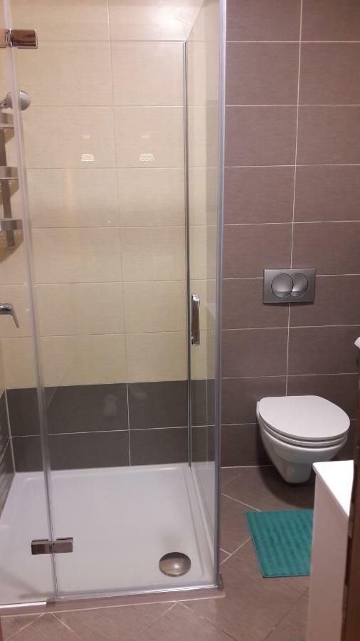 Dora Hotel Njivice Luaran gambar