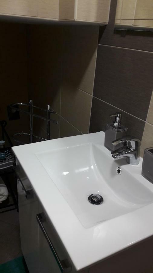 Dora Hotel Njivice Luaran gambar